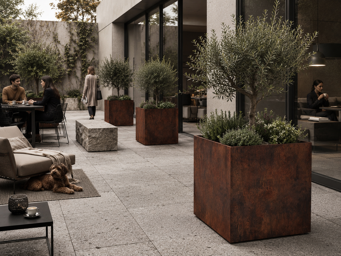 Vaso QUADRA in acciaio corten MANOFATTI ambientato in una terrazza moderna